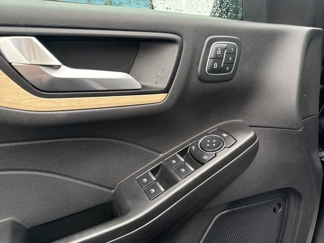 Used 2022 Black Metallic Ford Titanium image 24