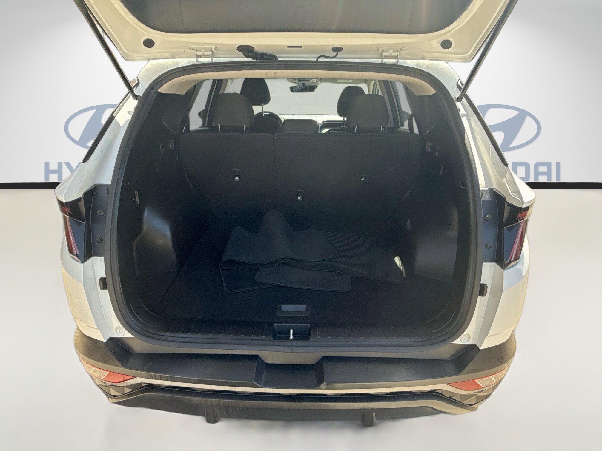 Used 2022 Quartz White Hyundai SEL image 24
