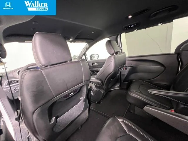 2025 Chrysler Pacifica Select - Photo 17