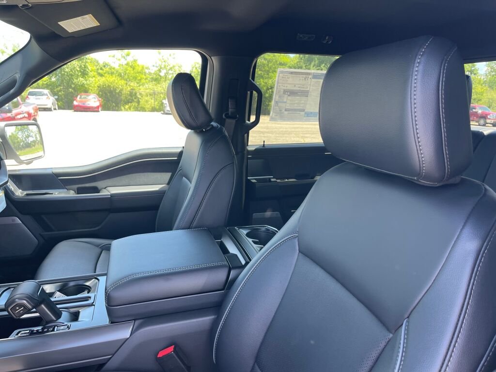 New 2026 Star White Metallic Tri-Coat Ford LARIAT image 9