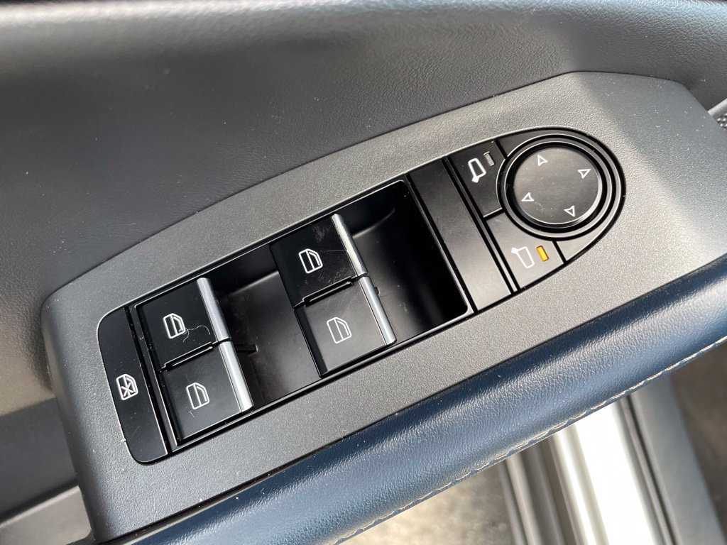 Used 2020 Silver Mazda Select image 10
