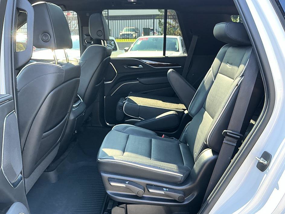 Used 2022 Crystal White Tricoat Cadillac Premium Luxury image 24