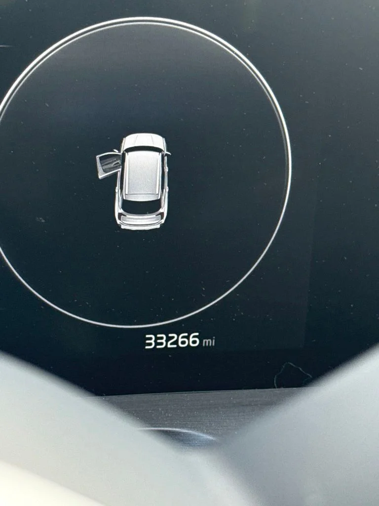 Used 2025 White Kia SX-Prestige X-Pro image 4