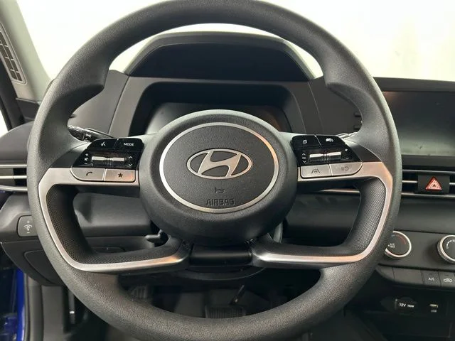 Used 2025 Blue Hyundai SE image 6