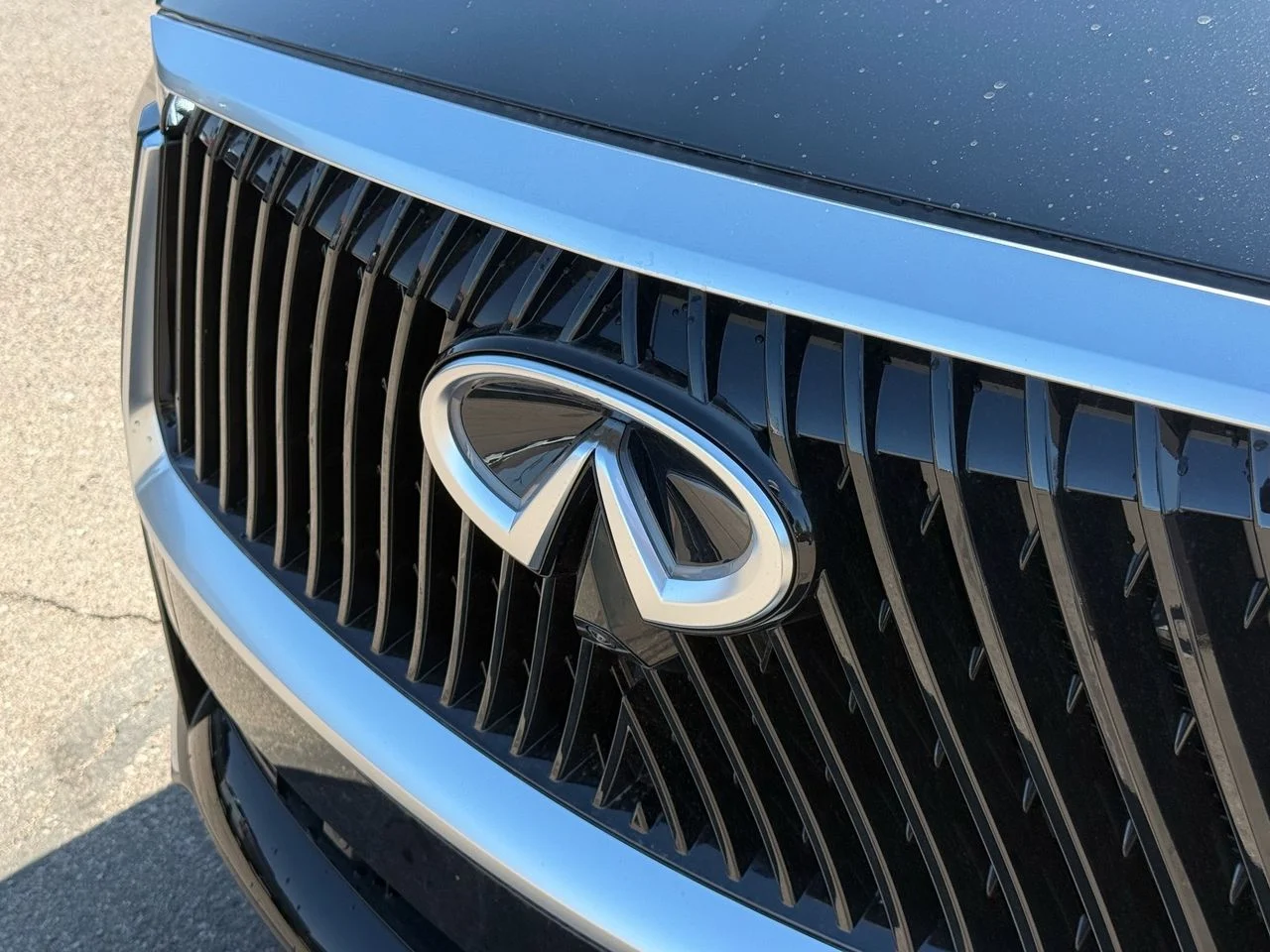 New 2027 MINERAL BLACK INFINITI Luxe FWD image 33