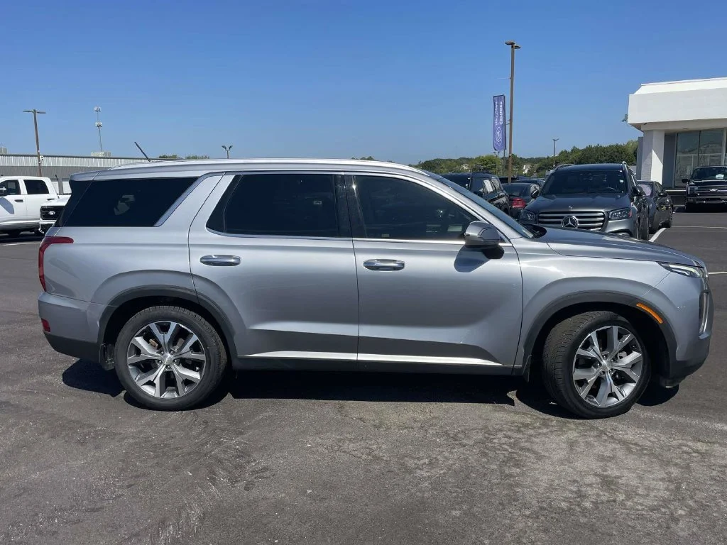 Certified Used 2020 Silver Hyundai SEL image 2