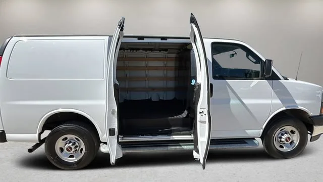 Used 2024 Summit White GMC Work Van image 34
