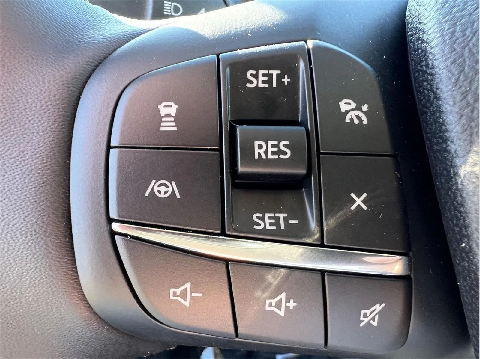Used 2025 CARBONIZED GRAY METALLIC Ford Outer Banks image 13