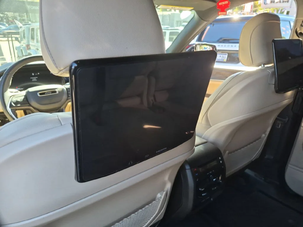 Used 2023 Red Jeep Limited image 17
