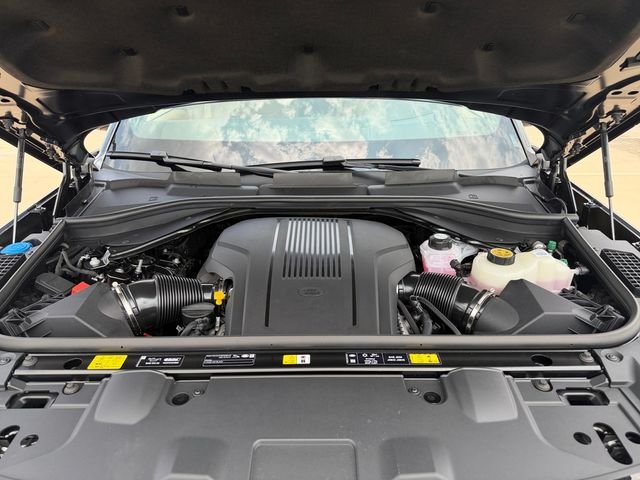 New 2026 Santorini Black Land Rover SE image 18