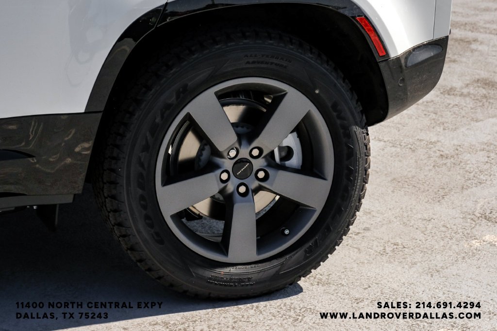 New 2026 Fuji White Land Rover X-Dynamic SE image 50