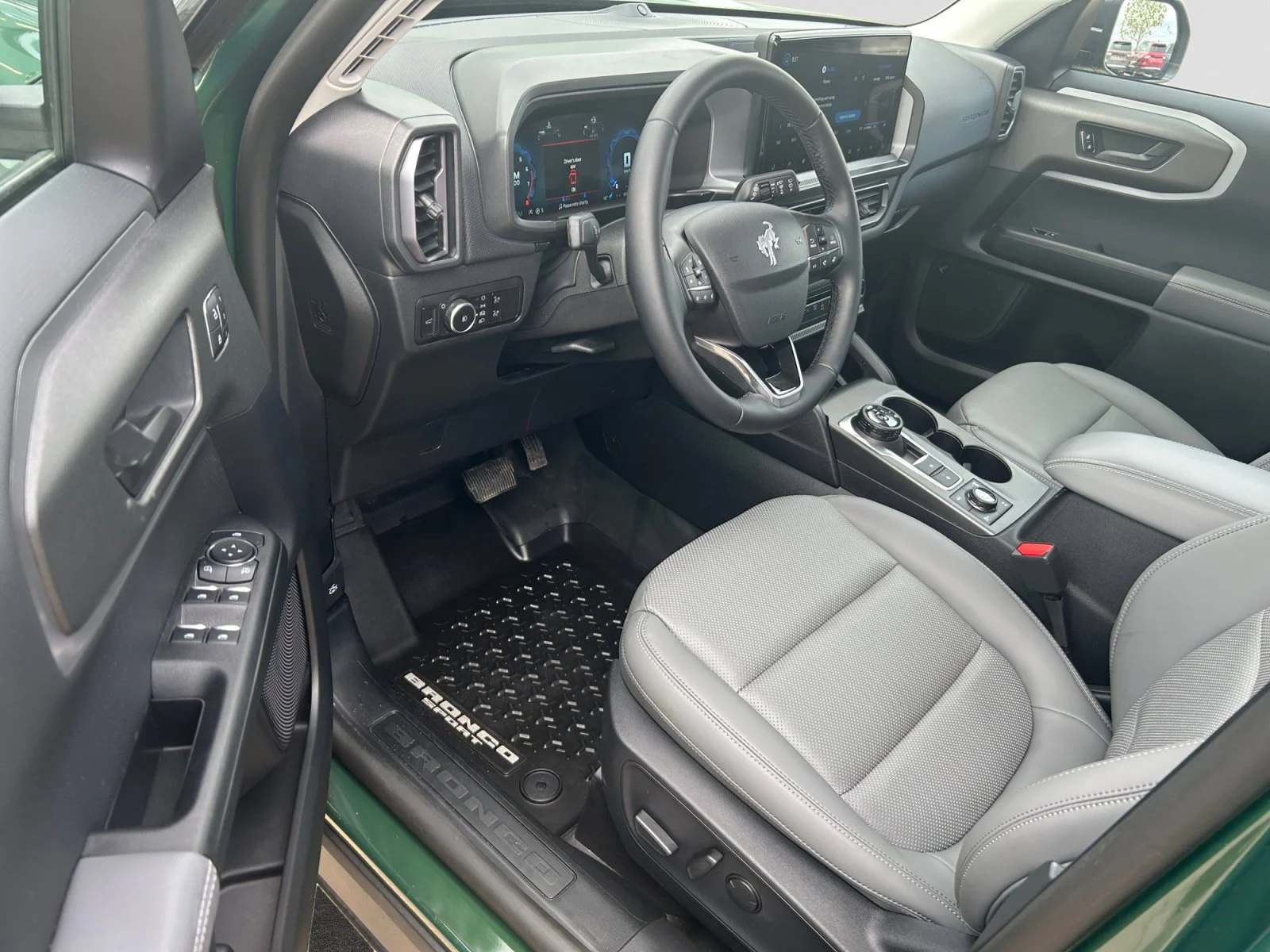 Used 2025 GREEN Ford  image 12