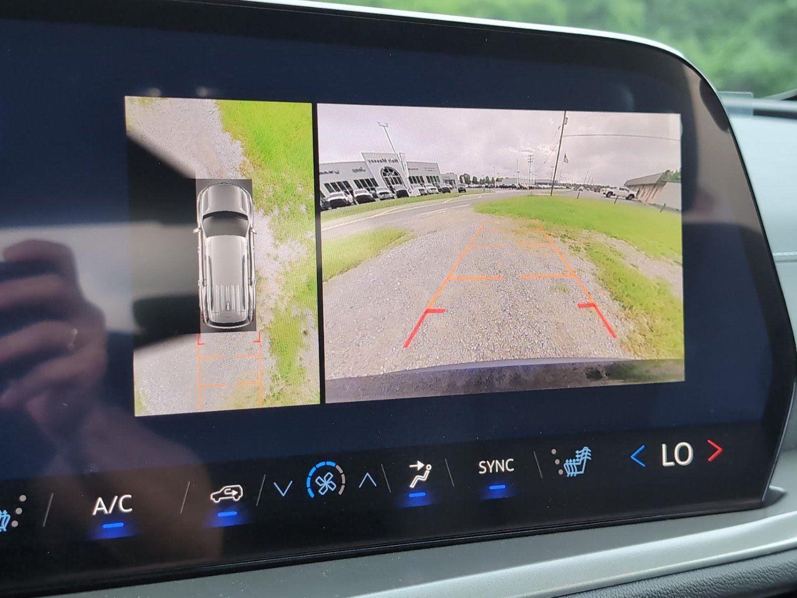 2026 Chevrolet Traverse LT - Photo 17