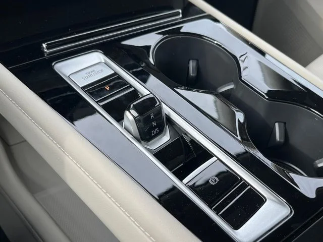 New 2026 White Volkswagen 2.0T SE w/Technology image 42