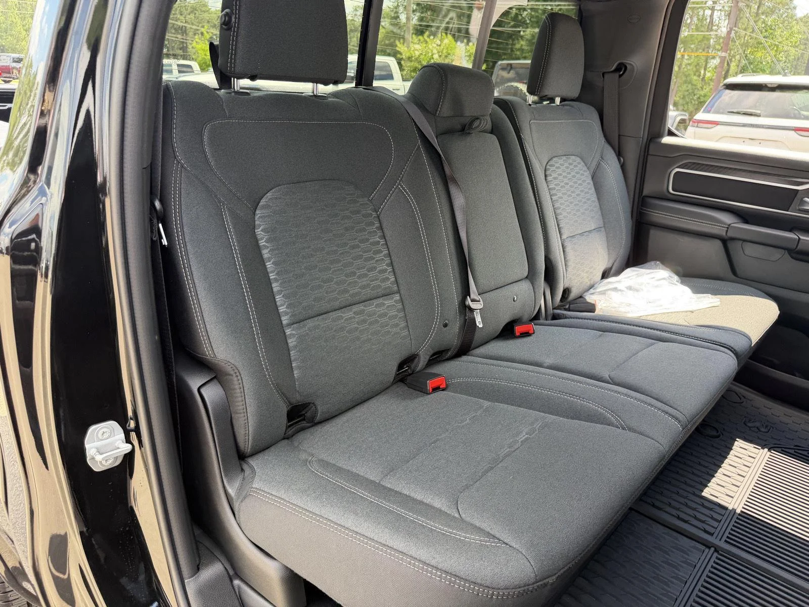 New 2026 Diamond Black Crystal Pearl-Coat Exterior Paint RAM Big Horn image 20