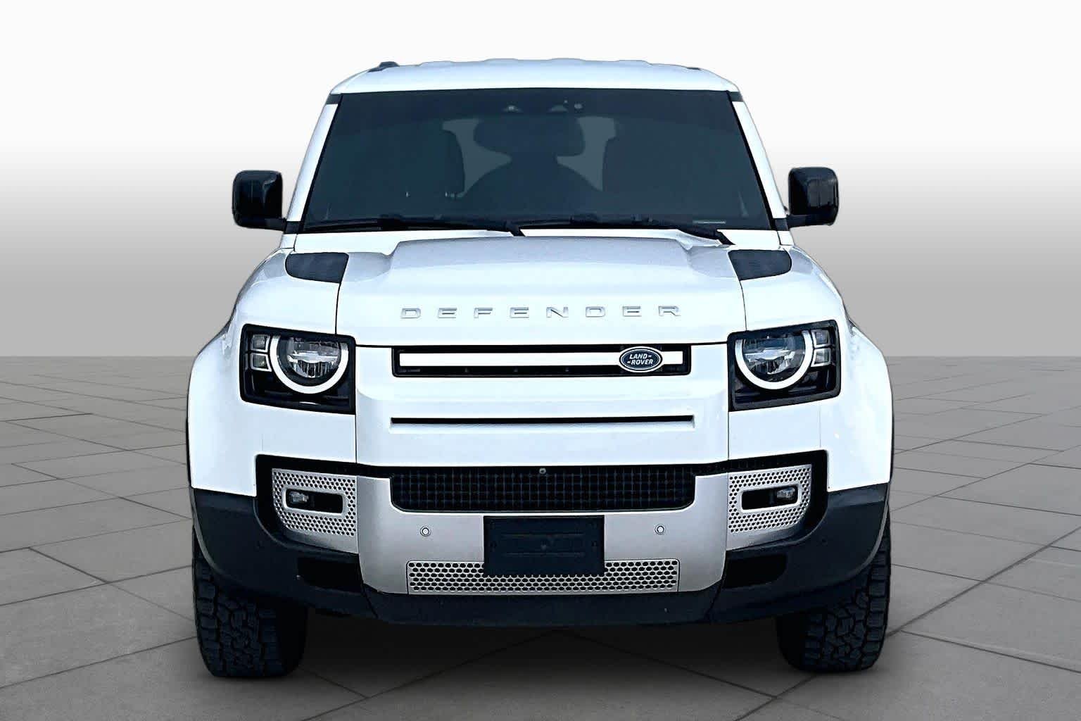 Used 2023 Fuji White Land Rover S image 3
