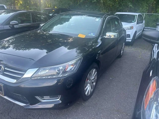 Used 2013 Black Honda EX-L image 2