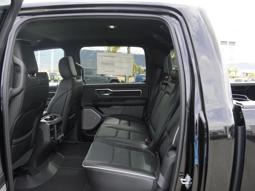 New 2026 Diamond Black Crystal Pearl-Coat Exterior Paint RAM Laramie image 19