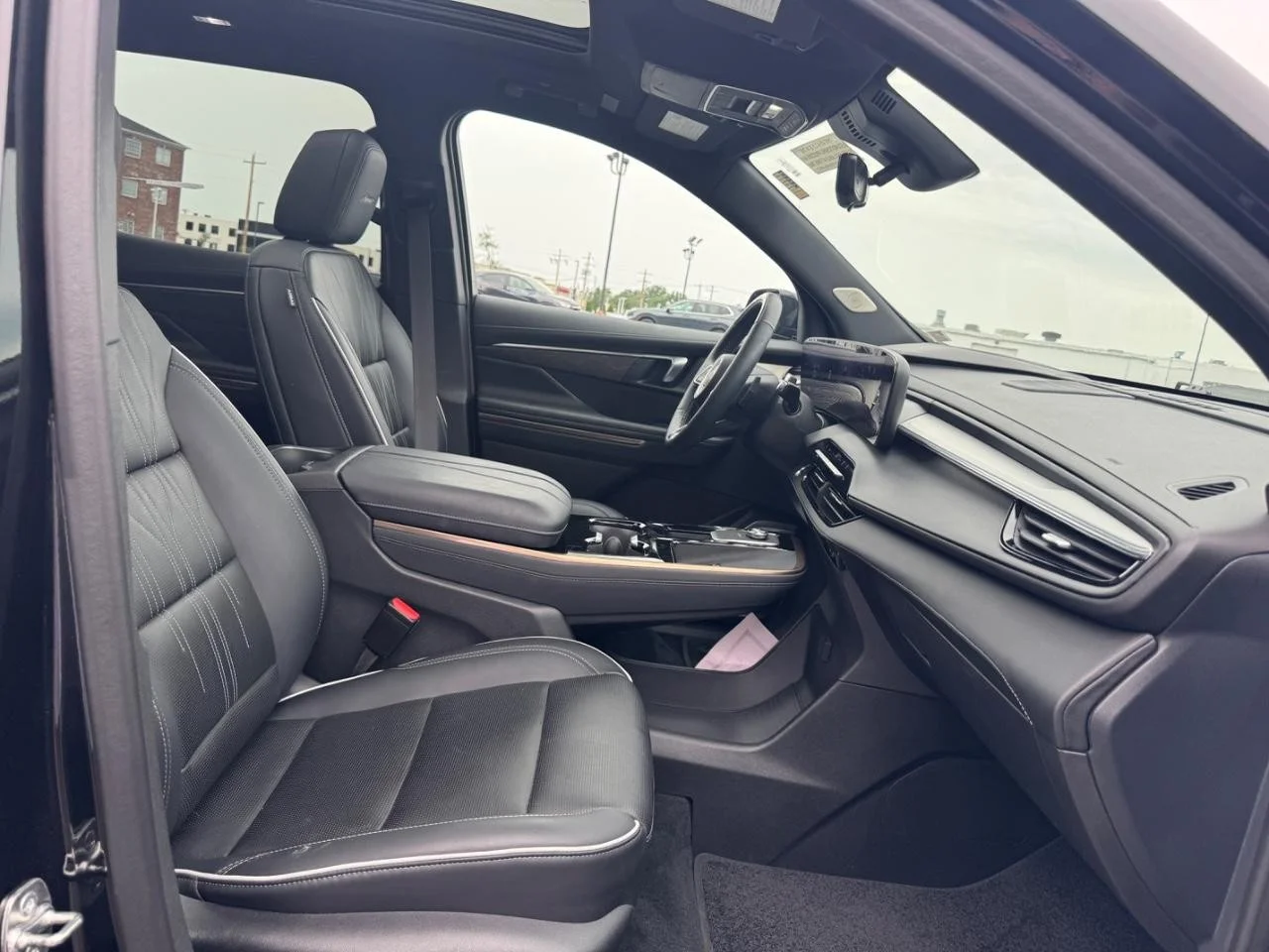 Used 2025 Ebony Twilight Metallic Buick Avenir image 16