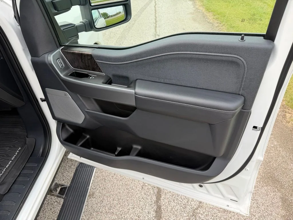 2025 Ford F-350 Super Duty Lariat - Photo 38