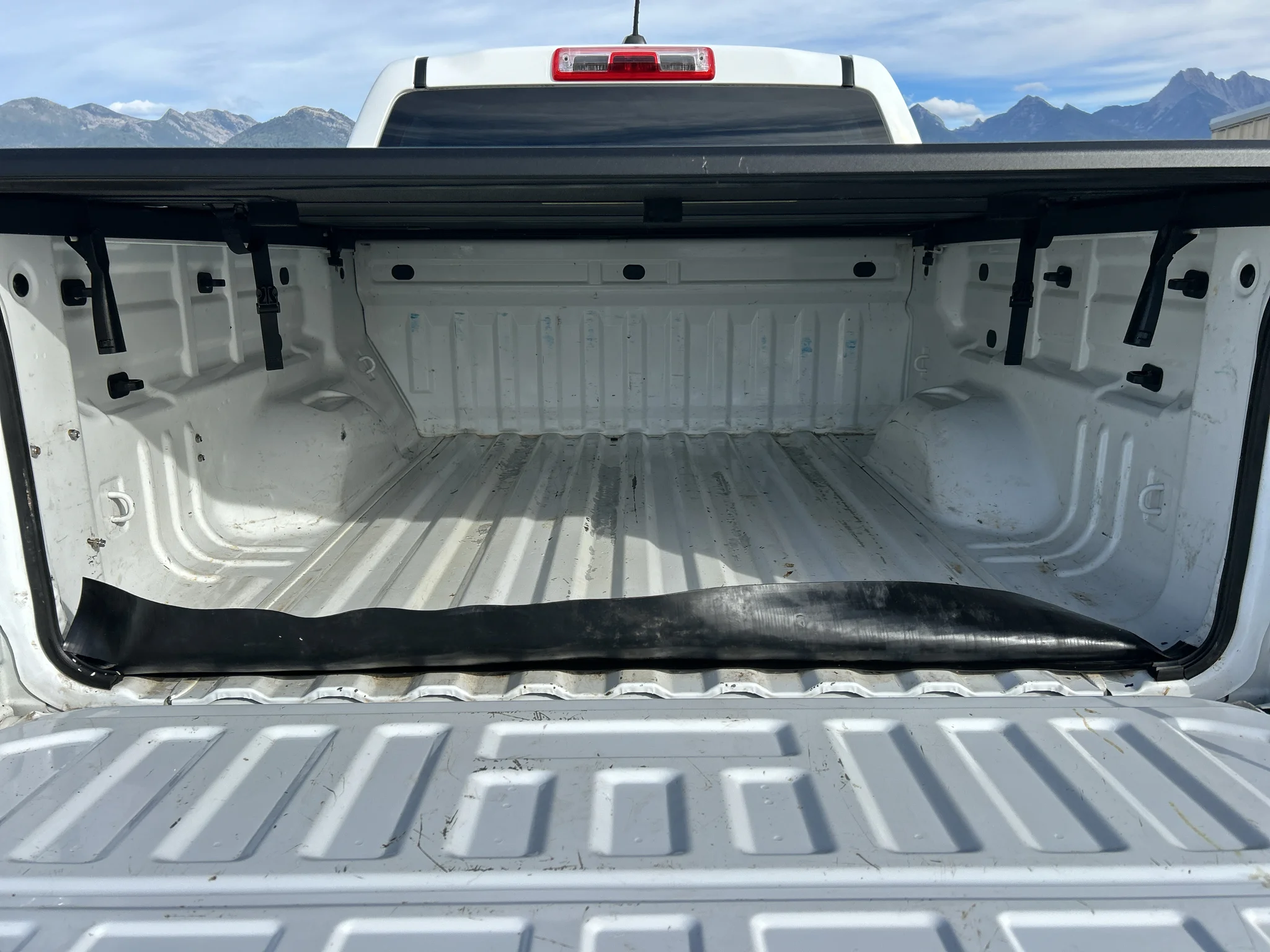 Certified Used 2017 Summit White GMC 4WD SLE image 10