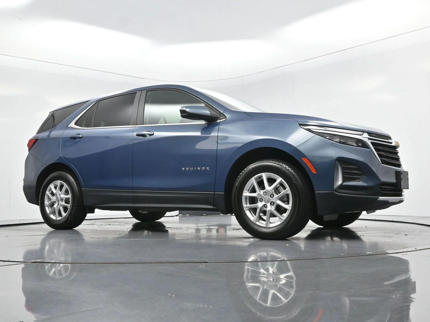 Used 2024 Lakeshore Blue Metallic Chevrolet LT image 42