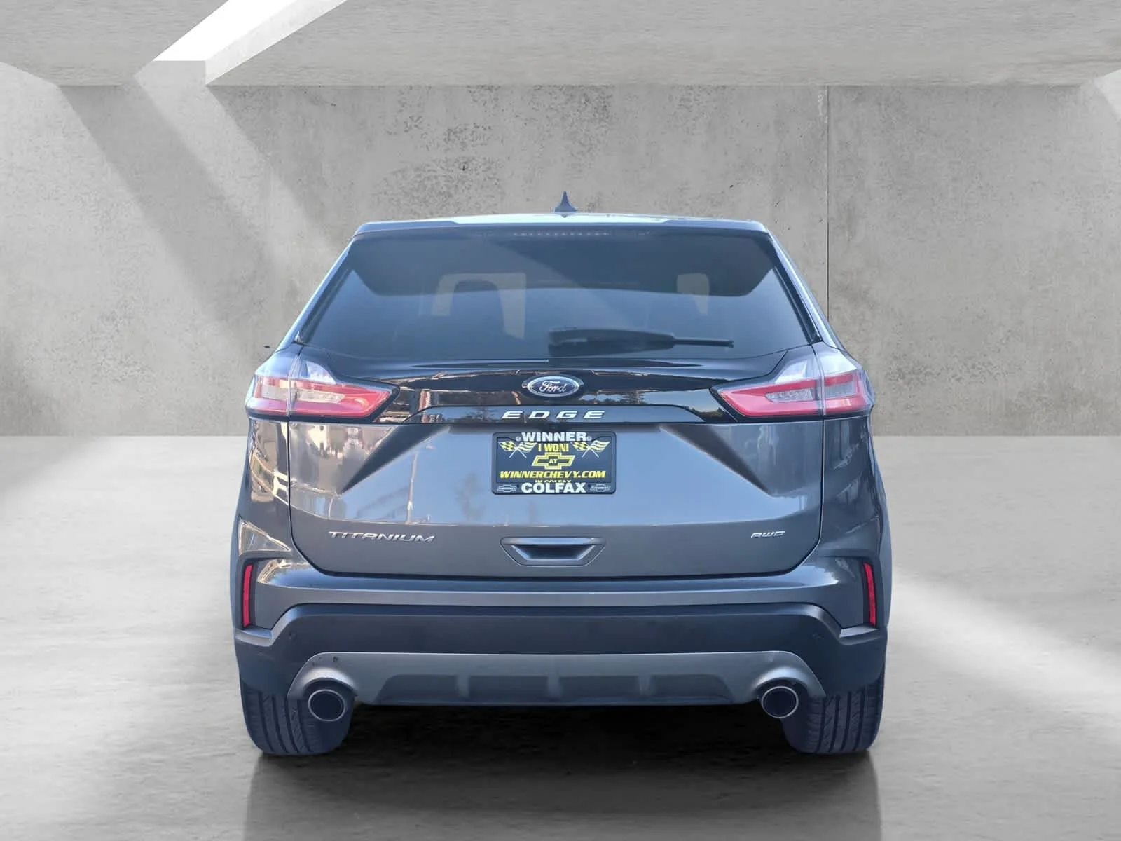 Used 2024  Ford Titanium image 5