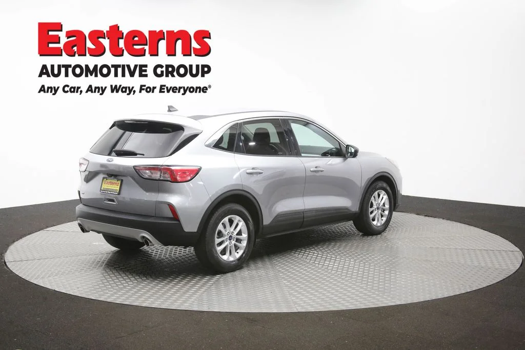 Used 2022 Silver Ford SE image 42