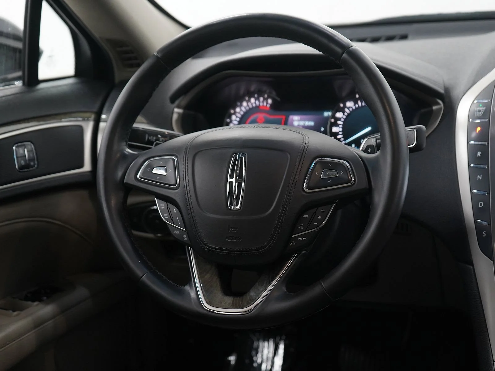 Used 2017 Black Velvet Lincoln Reserve image 14