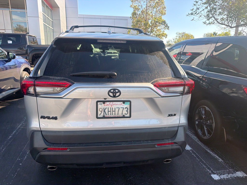 Used 2024 Silver Toyota XLE Premium image 3