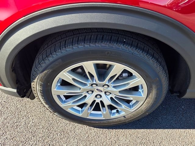 New 2026 Rapid Red Metallic Tinted Clearcoat Ford Platinum image 10