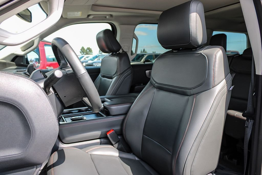 Used 2025 Black Metallic Ford Active image 18