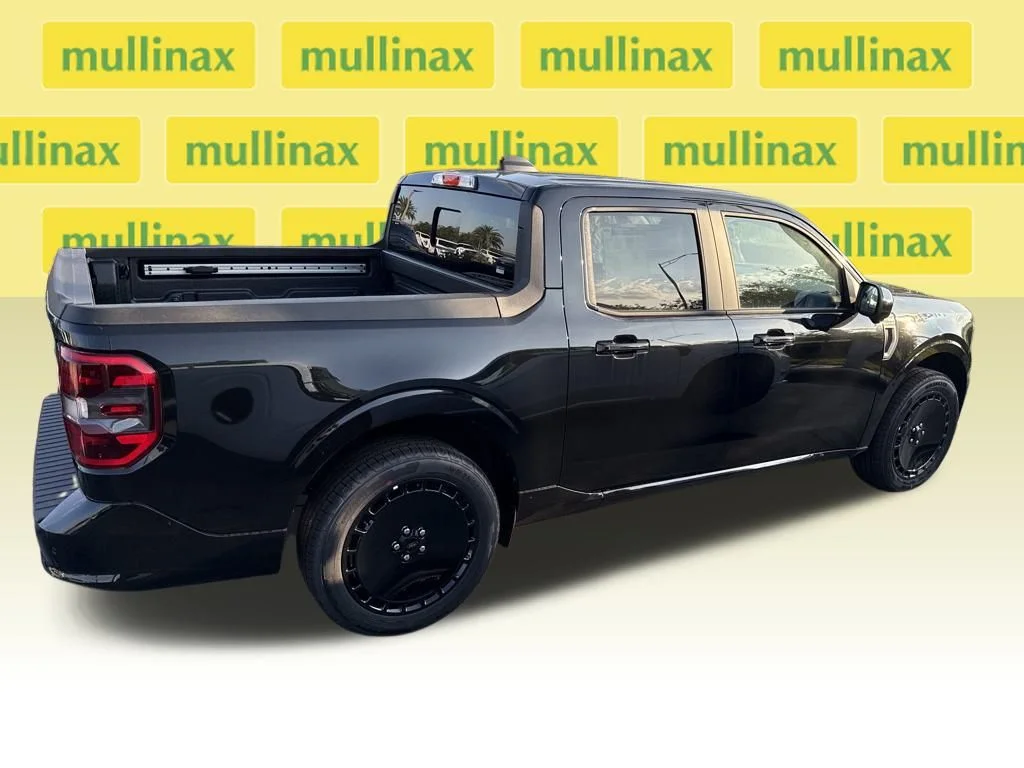 New 2025 Black Ford Lobo High image 2