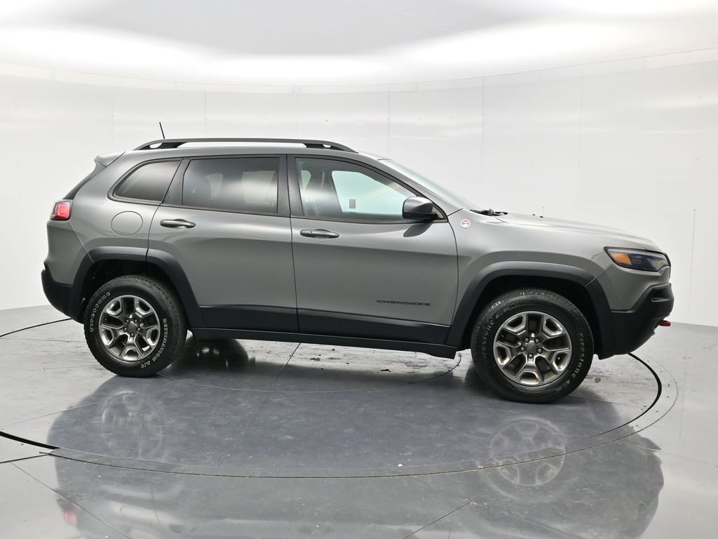 Used 2019 Sting Gray Clearcoat Jeep Trailhawk image 4