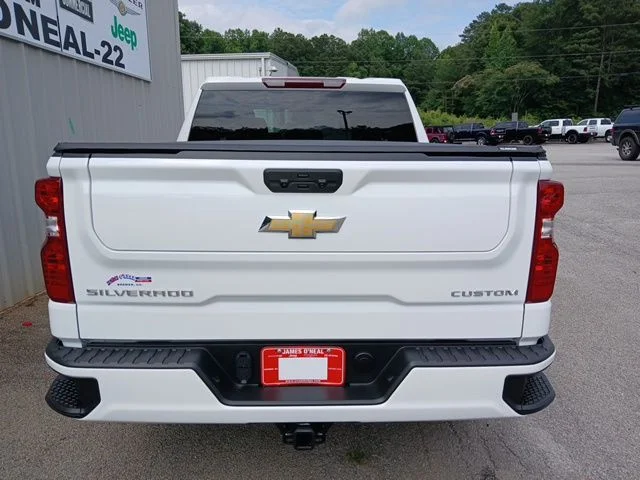 Used 2025 White Chevrolet Custom image 4