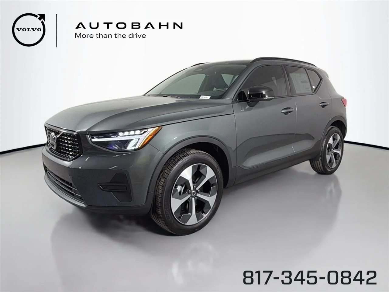 2026 Volvo XC40 B4 Core Dark FWD's photo