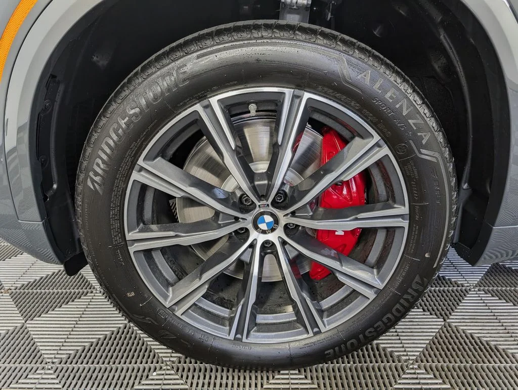 New 2026 Gray BMW M60i image 10