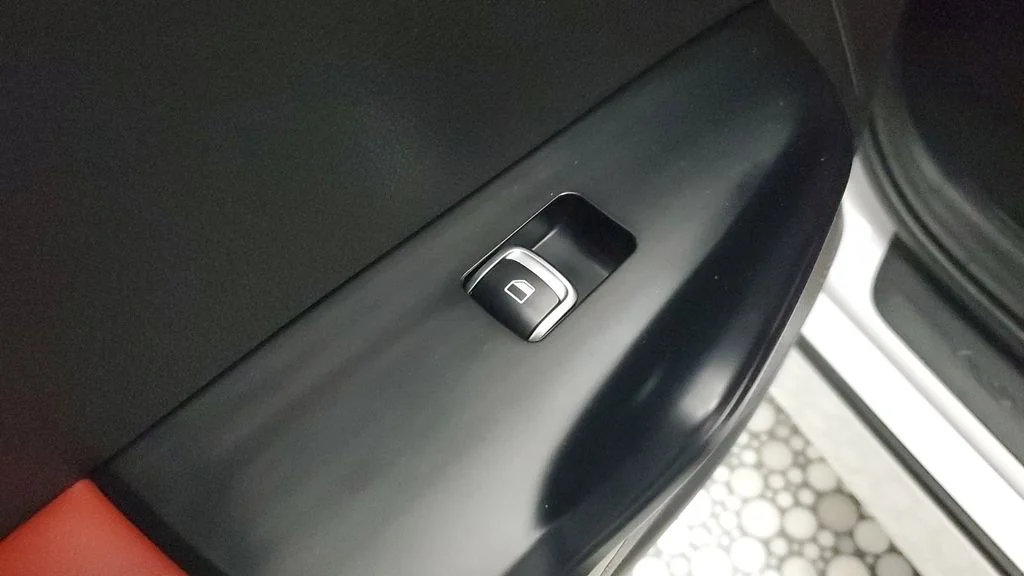 Used 2022 White Kia GT-Line image 18