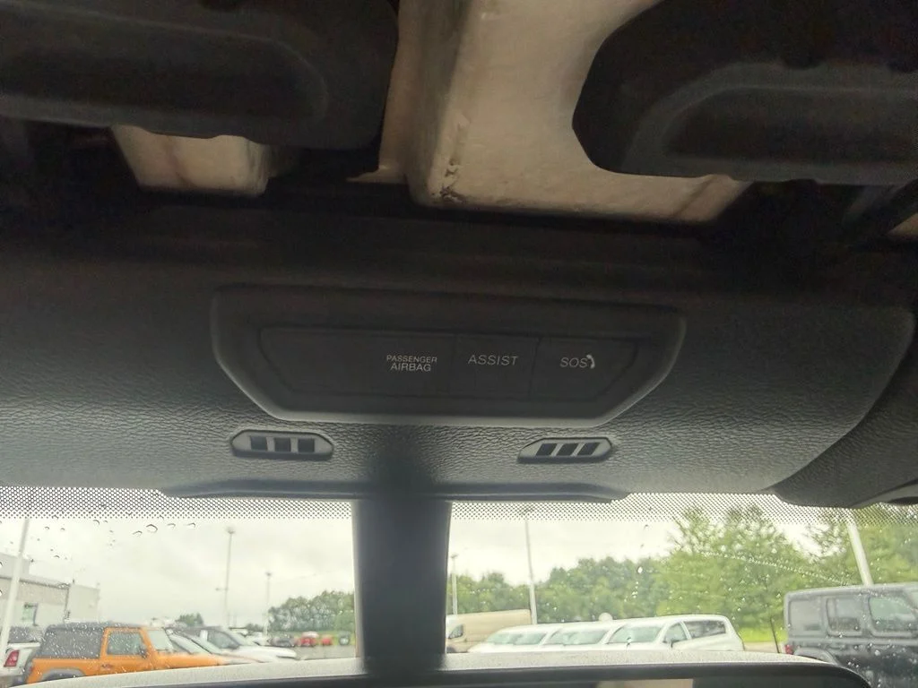 Used 2020 Green Jeep Overland image 32