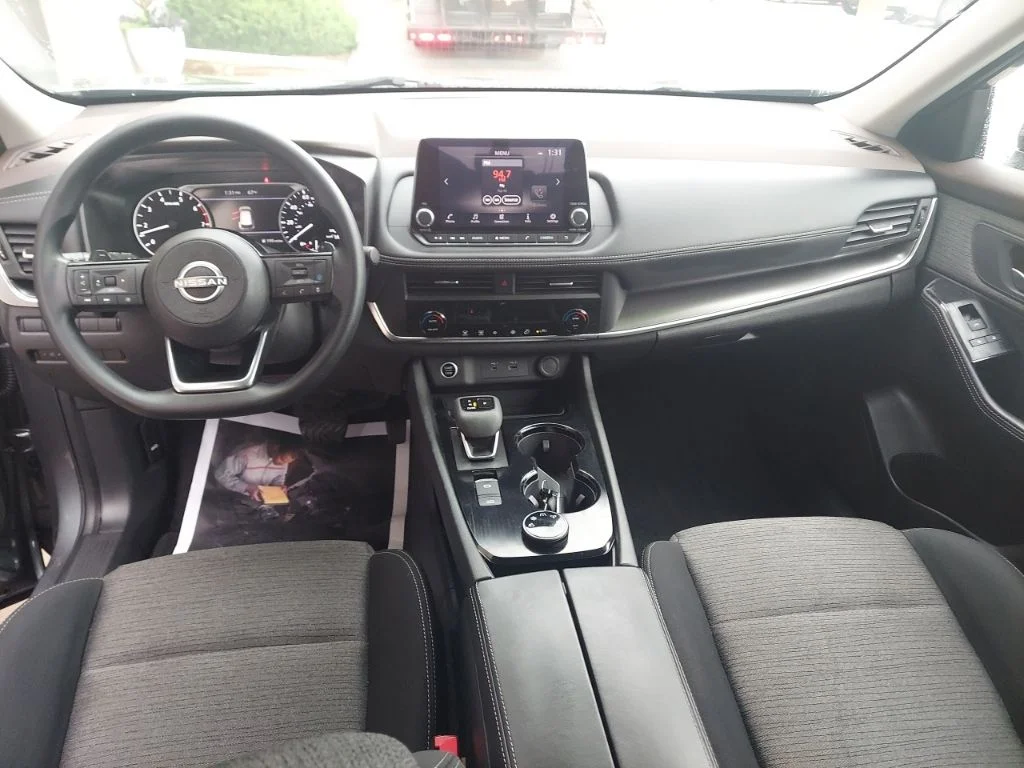 Used 2023 Gray Nissan SV image 18