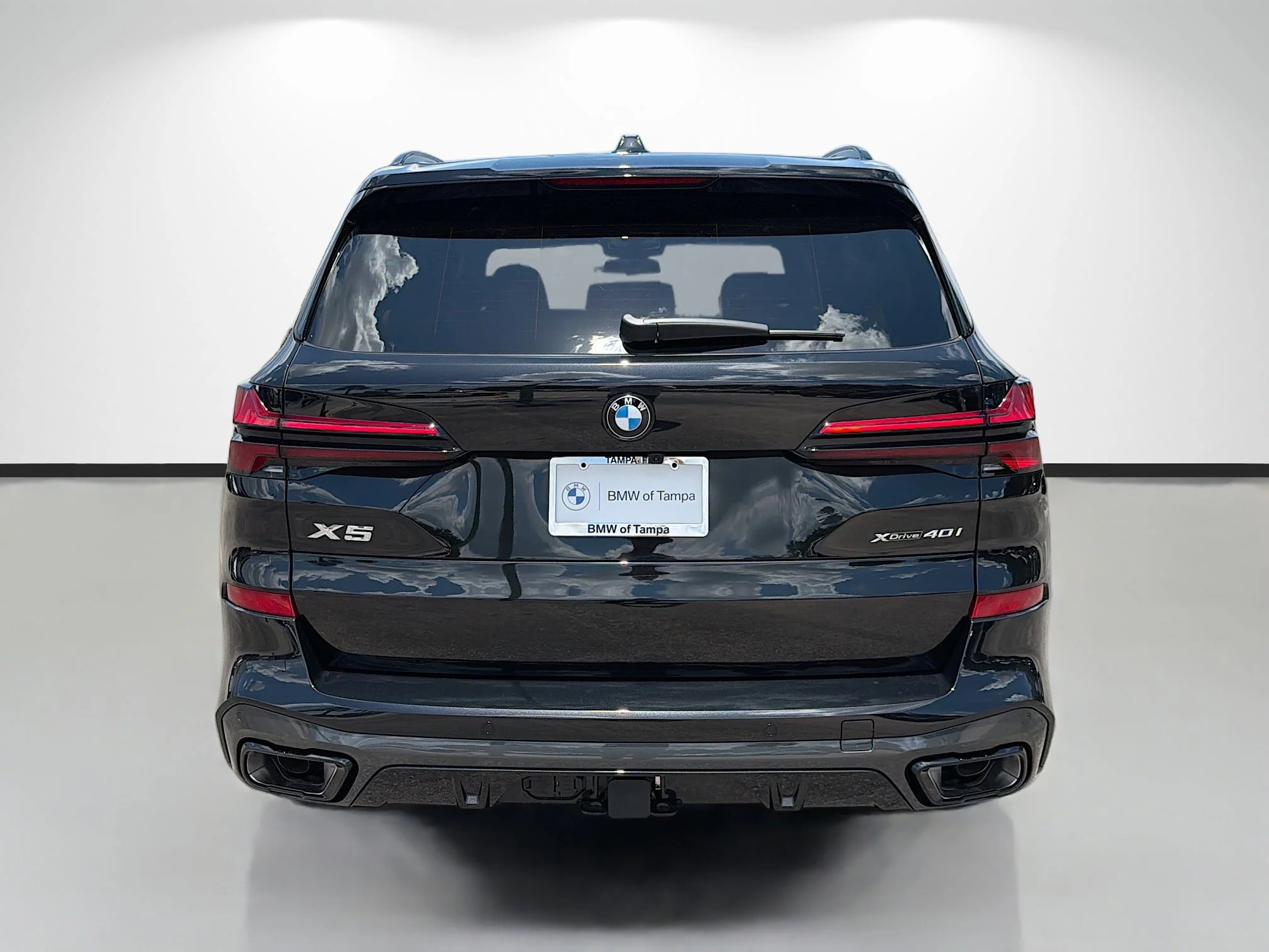 New 2026 Black Sapphire Metallic BMW xDrive40i image 4