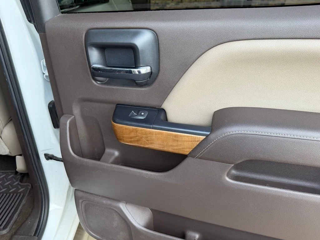 Used 2018 White Chevrolet LTZ image 33