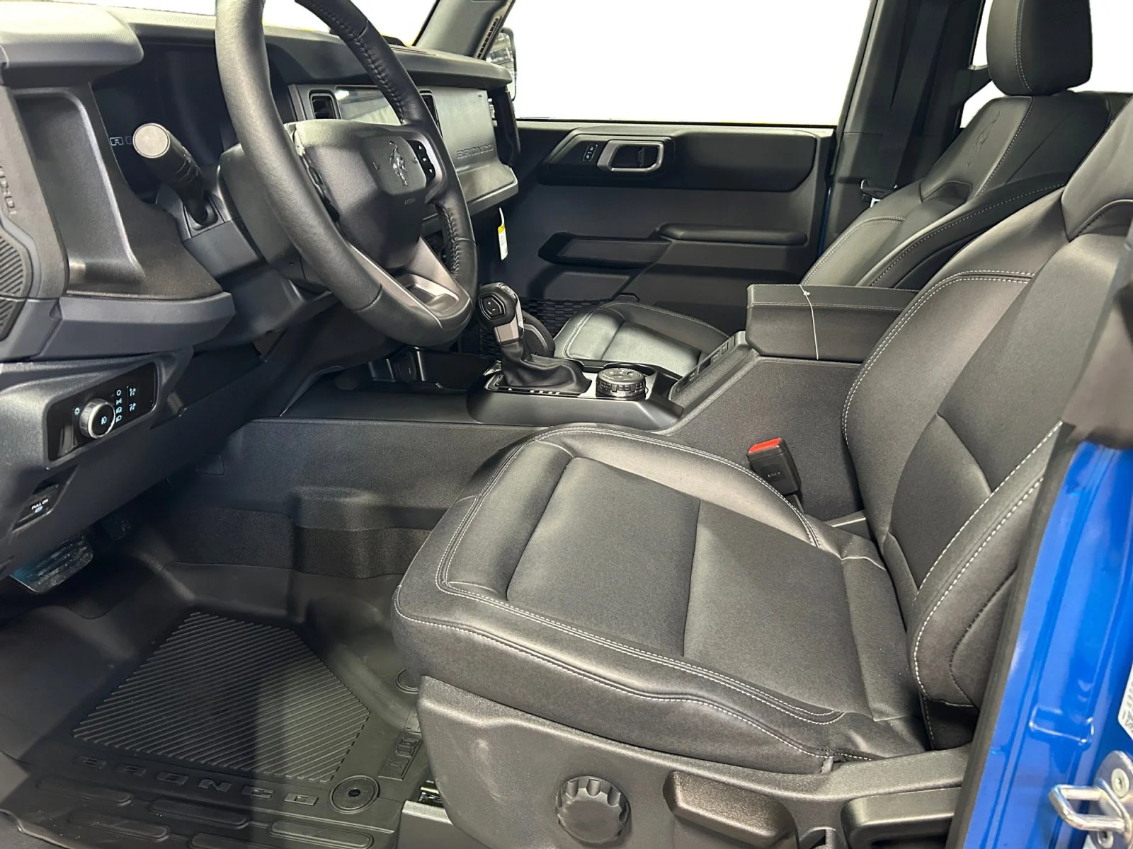 New 2026 Velocity Blue Metallic Ford Badlands image 14