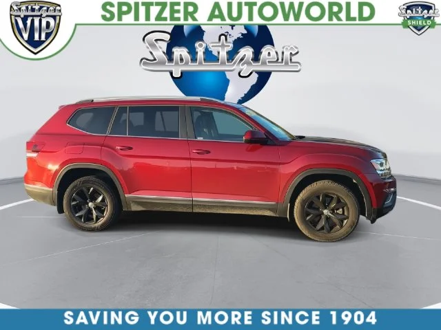 Used 2018 Red Volkswagen SEL image 17