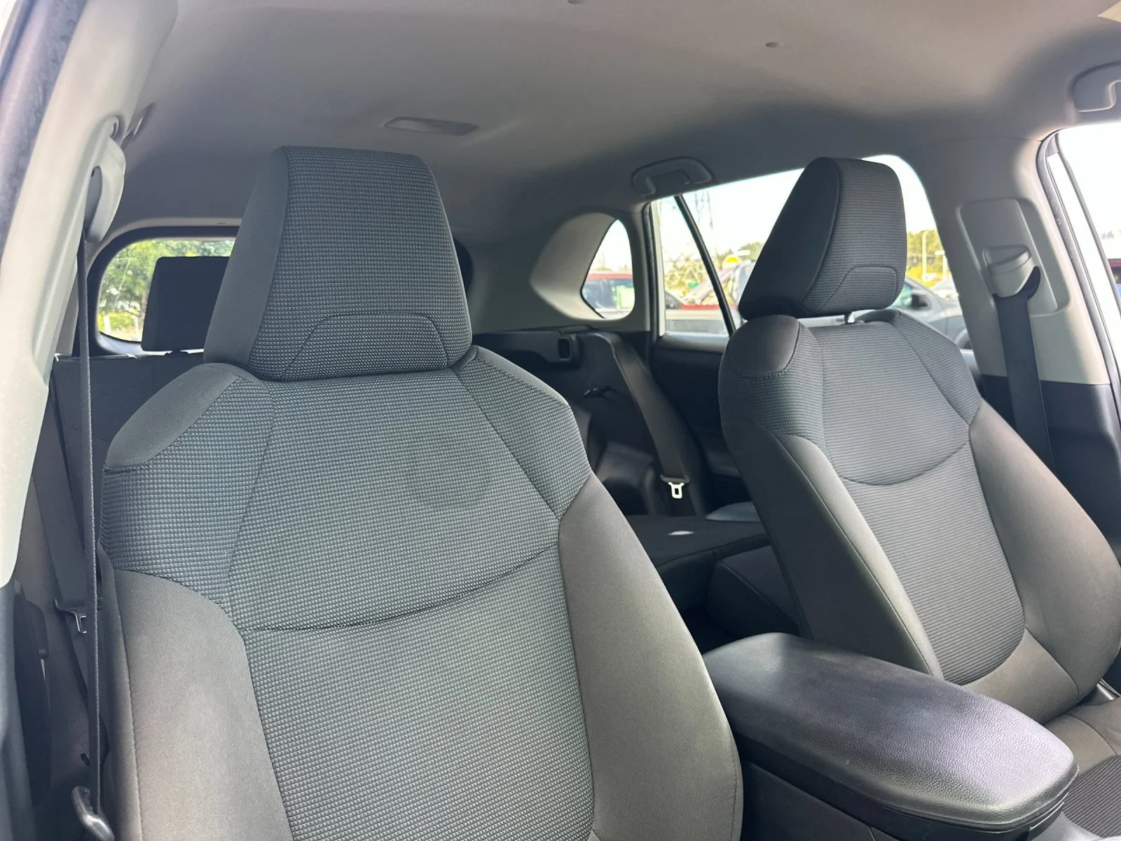 Used 2023 Ice Toyota LE image 17