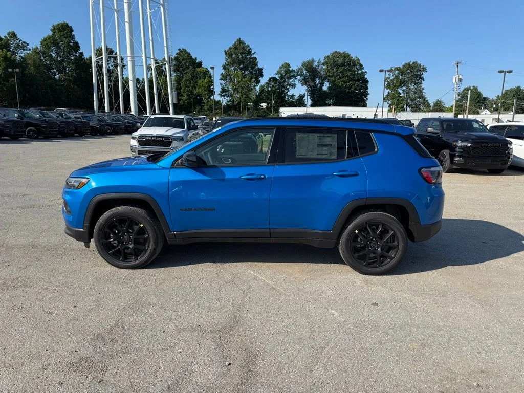 New 2026 Hydro Blue Pearl-Coat Exterior Paint Jeep Latitude image 9