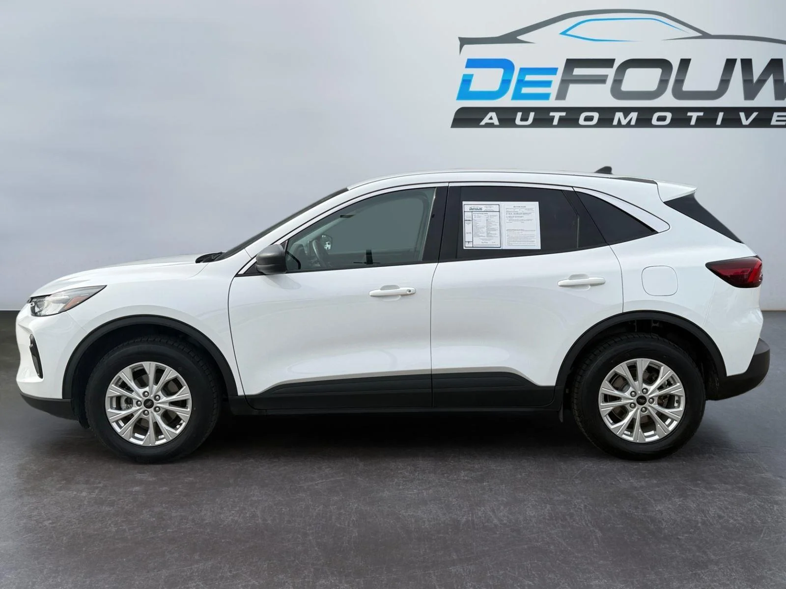 Used 2024 Oxford White Ford Active image 6