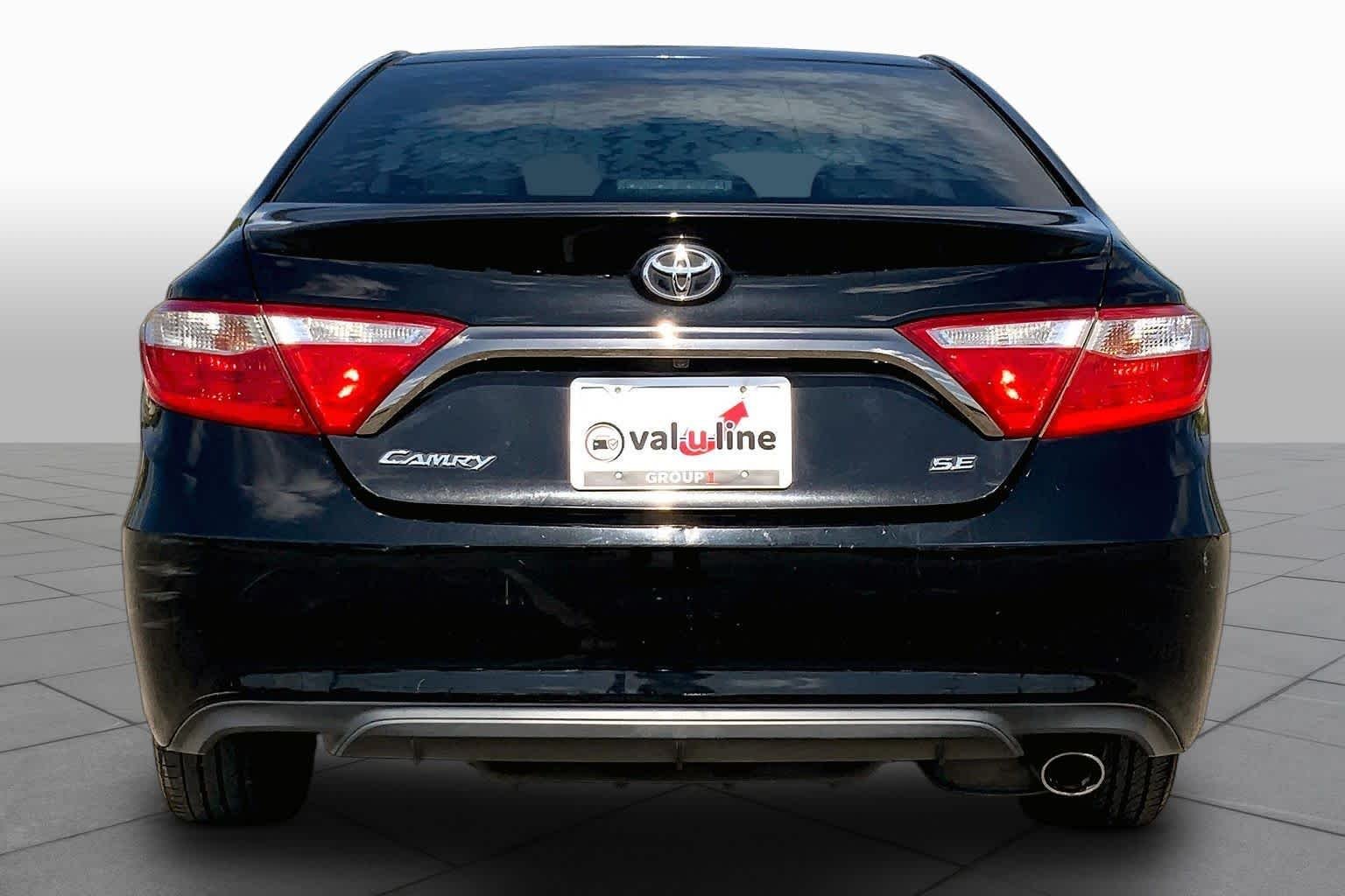 Used 2017 Midnight Black Metallic Toyota SE image 5