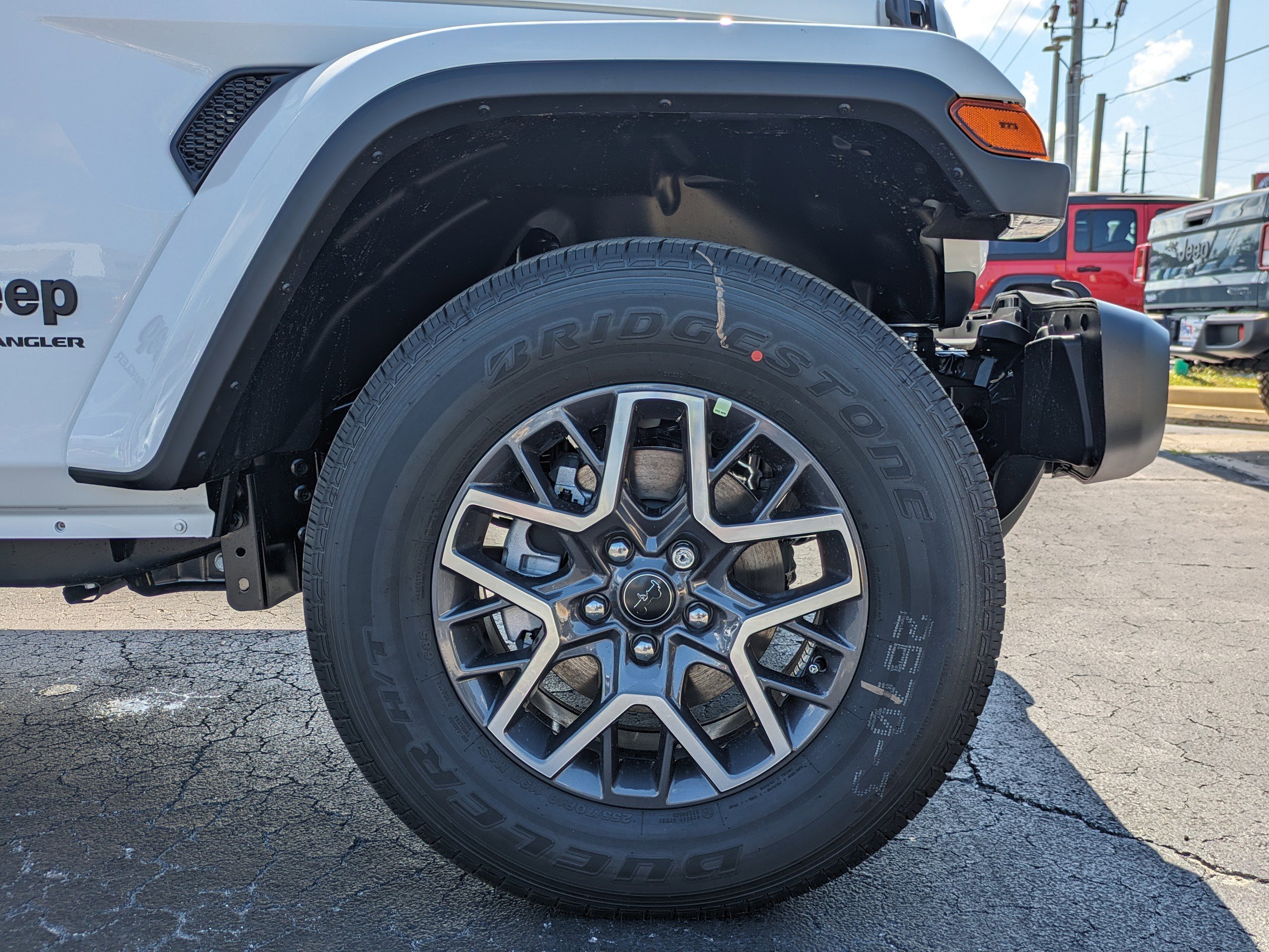 2025 Jeep Wrangler 4-Door Sahara - Photo 10