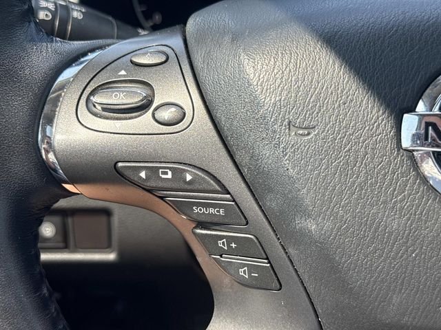 Used 2021 White Nissan Platinum image 21